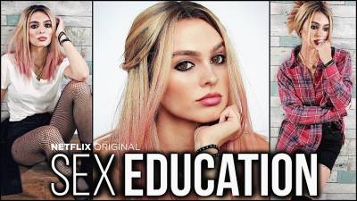 maeve wiley "sex education" makeup tutorial + look book